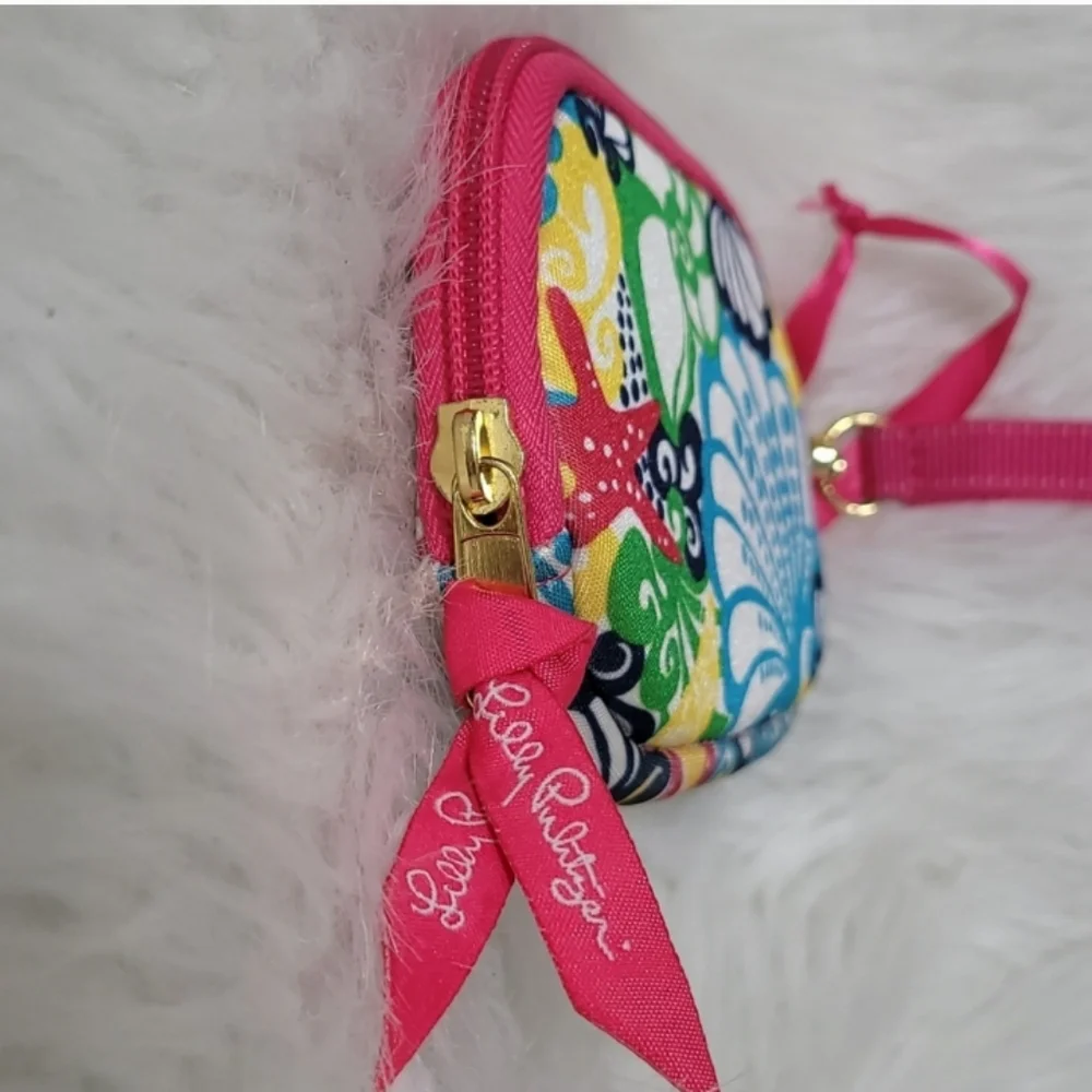 Lilly Pulitzer Wristlet in Chiquita Bonita Neoprene Zip Around Tech Case